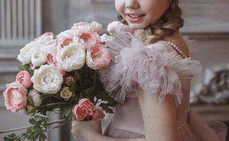 Арендовать  Зал с белым барокко для детских мероприятий