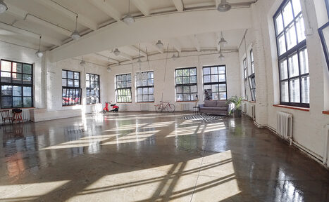 Арендовать Come In Loft Большой светлый лофт