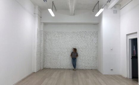 Арендовать Просторный зал при школе красоты ReBelle