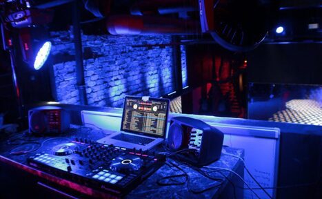 Арендовать Nii Универсальный лофт с зеркальной стеной