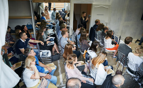 Арендовать Лофт-студия с балконом