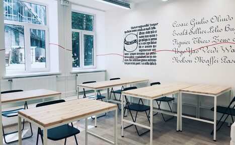 Арендовать KES Rooms. Зал для собраний и обучающих мероприятий