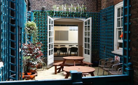 Арендовать Courtyard Room at London Jesus Centre