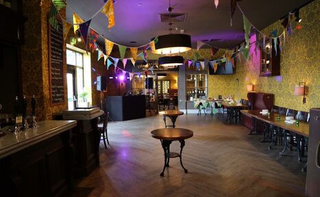 Арендовать Whole venue at Davy's at Canary Wharf