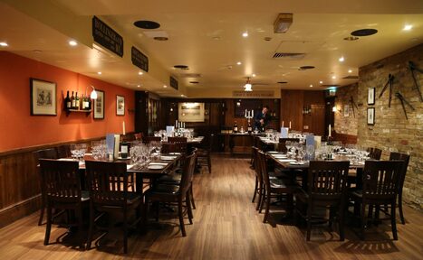 Арендовать Grill Room at Davy's at Canary Wharf