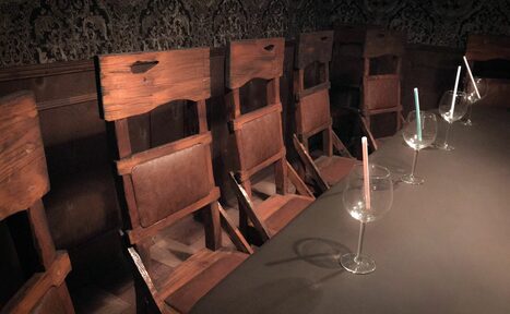 Арендовать Комната с круглым столом