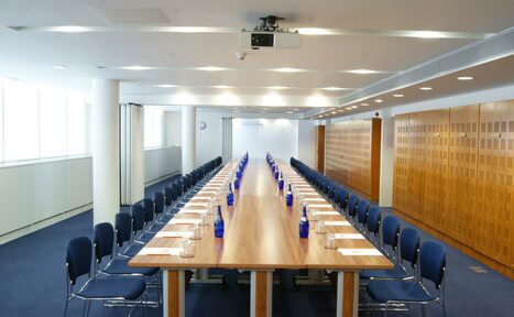 Арендовать Invision Suite 2 at Congress Centre