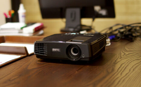 Арендовать Telegraph Hall Современный зал с большим столом