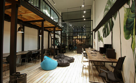 Арендовать Telegraph Hall Двухуровневый лофт в центре города