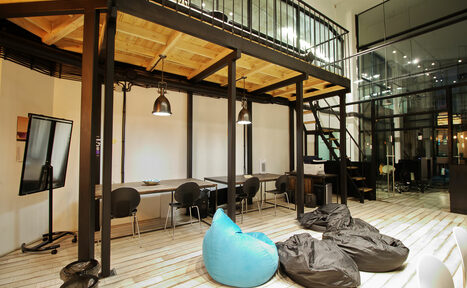 Арендовать Telegraph Hall Двухуровневый лофт в центре города