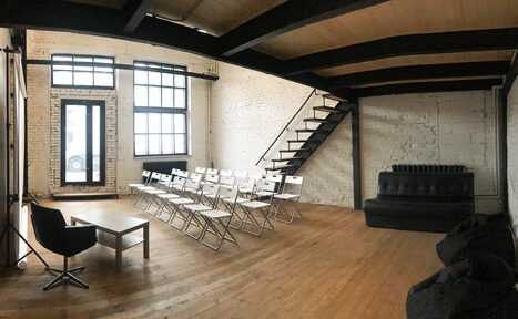 Арендовать Come In Loft Двухуровневый индустриальный лофт