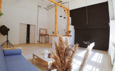 Арендовать Come In Loft. Белый лофт в скандинавском стиле