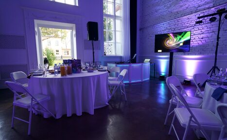 Арендовать Лофт Космос. Белый лофт в особняке