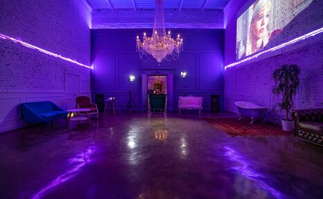 Арендовать Лофт Космос. Белый лофт в особняке