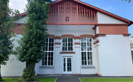 Арендовать Лофт Космос. Белый лофт в особняке