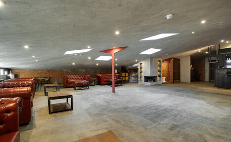 Арендовать Ретро-лофт в деловом стиле на чердаке Красного Октября