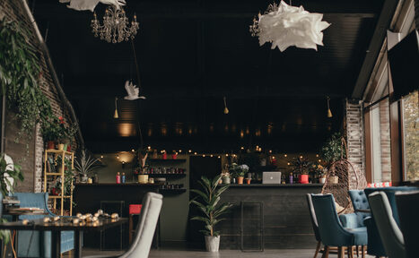 Арендовать Над Москвой Светлый лофт с высокими потолками