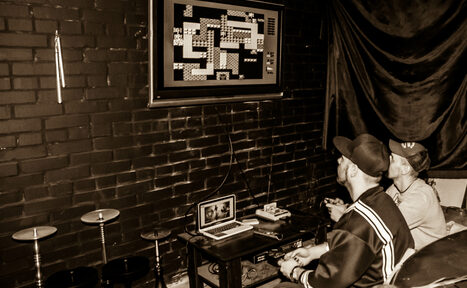 Арендовать Лофт с диванами и баром