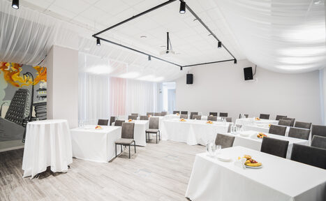 Арендовать Red Stars Hotel