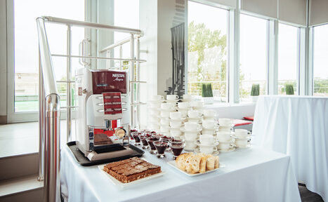 Арендовать Red Stars Hotel