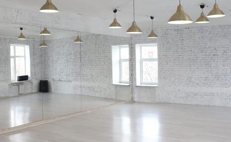 Арендовать The ТЕРРИТОРИЯ Танцевальный зал в пастельных тонах