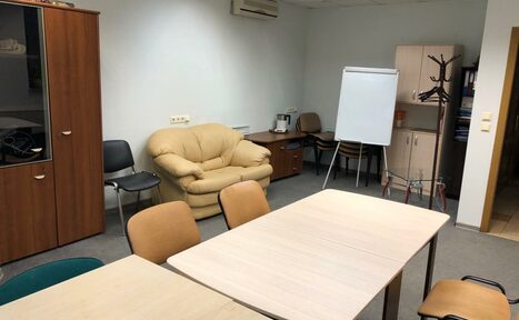 Арендовать Академия развития Личности Переговорная с диваном