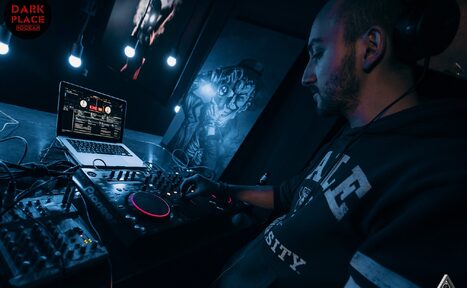 Арендовать Dark Place - уютное помещение в центре Петербурга 