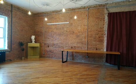 Арендовать Event Space Лофт-пространство с кирпичными стенами