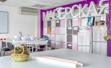 Арендовать Светлое помещение с оборудование для кройки и шитья