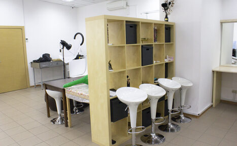 Арендовать Светлый зал с зеркалами