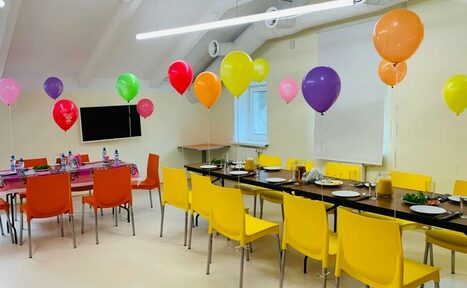 Арендовать Клякса кафе & семейный клуб Мансарда для детских праздников