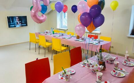 Арендовать Клякса кафе & семейный клуб Мансарда для детских праздников