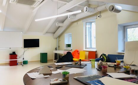 Арендовать Клякса кафе & семейный клуб Мансарда для детских праздников