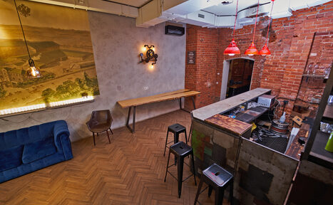 Арендовать Campus Loft. Лофт-пространство с синими диванами