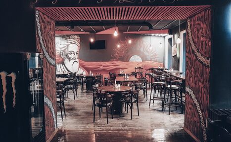 Арендовать Творческий арт-бар с кухней