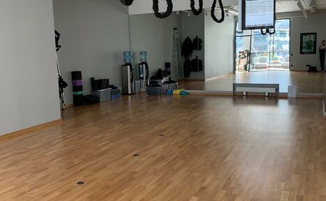 Арендовать EveryBody Fitness (Эврибоди Фитнес). Светлая студия с гамаками