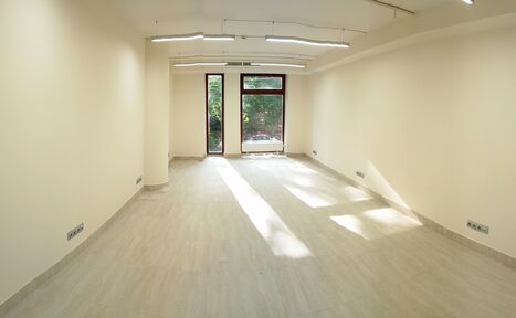 Арендовать Уник Светлый класс с партами