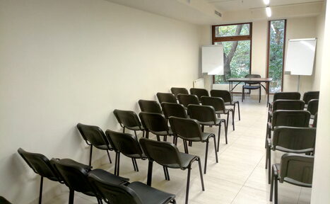 Арендовать Уник Зал для тренингов с флипчартом