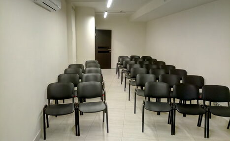 Арендовать Уник Зал для тренингов с флипчартом