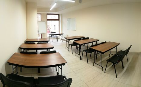 Арендовать Уник Аудитория с большим окном