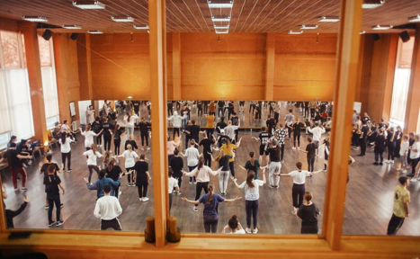 Арендовать Ball room & Latin studio Оборудованный современный зал