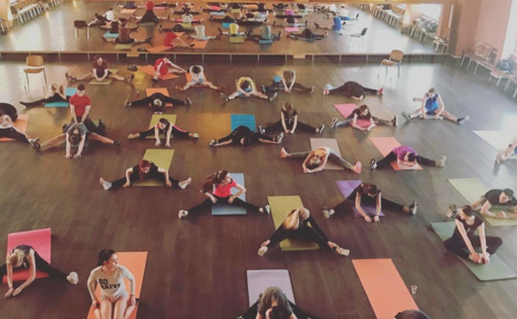 Арендовать Ball room & Latin studio Оборудованный современный зал