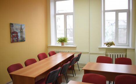 Арендовать Allada School (Аллада Скул). Мини-класс с партами