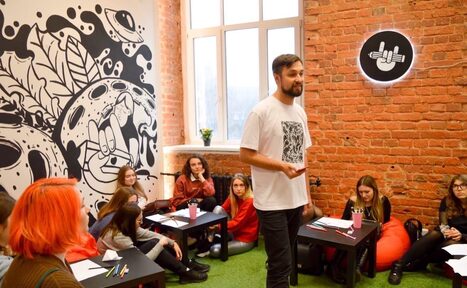 Арендовать DSGNclub Лофт с авторскими иллюстрациями на стенах