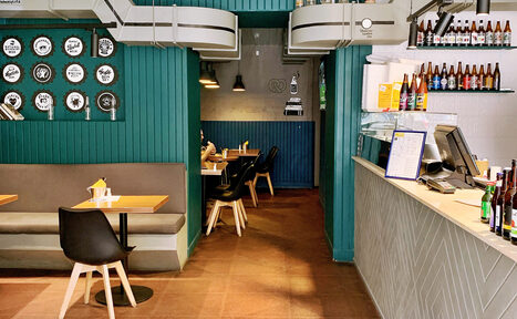 Арендовать Дизайнерское кафе под закрытие