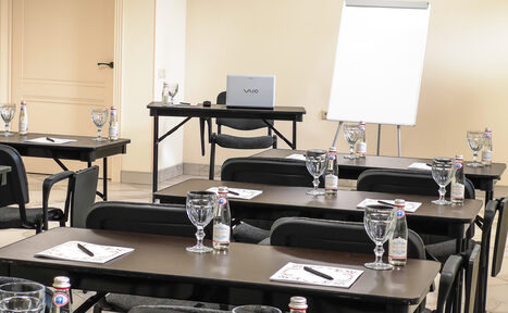 Арендовать Отель «Бристоль» Трансформируемый конференц-зал