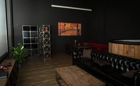 Арендовать Igloobar. Черный лофт