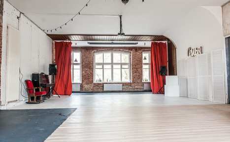 Арендовать Loft с гостиной