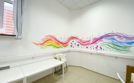 Арендовать Светлая комната с ярким рисунком