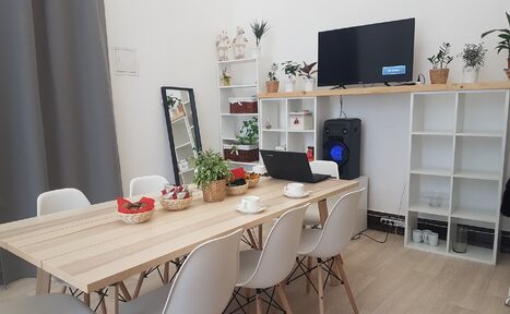 Арендовать Светлый тренинг-зал с высокими потолками